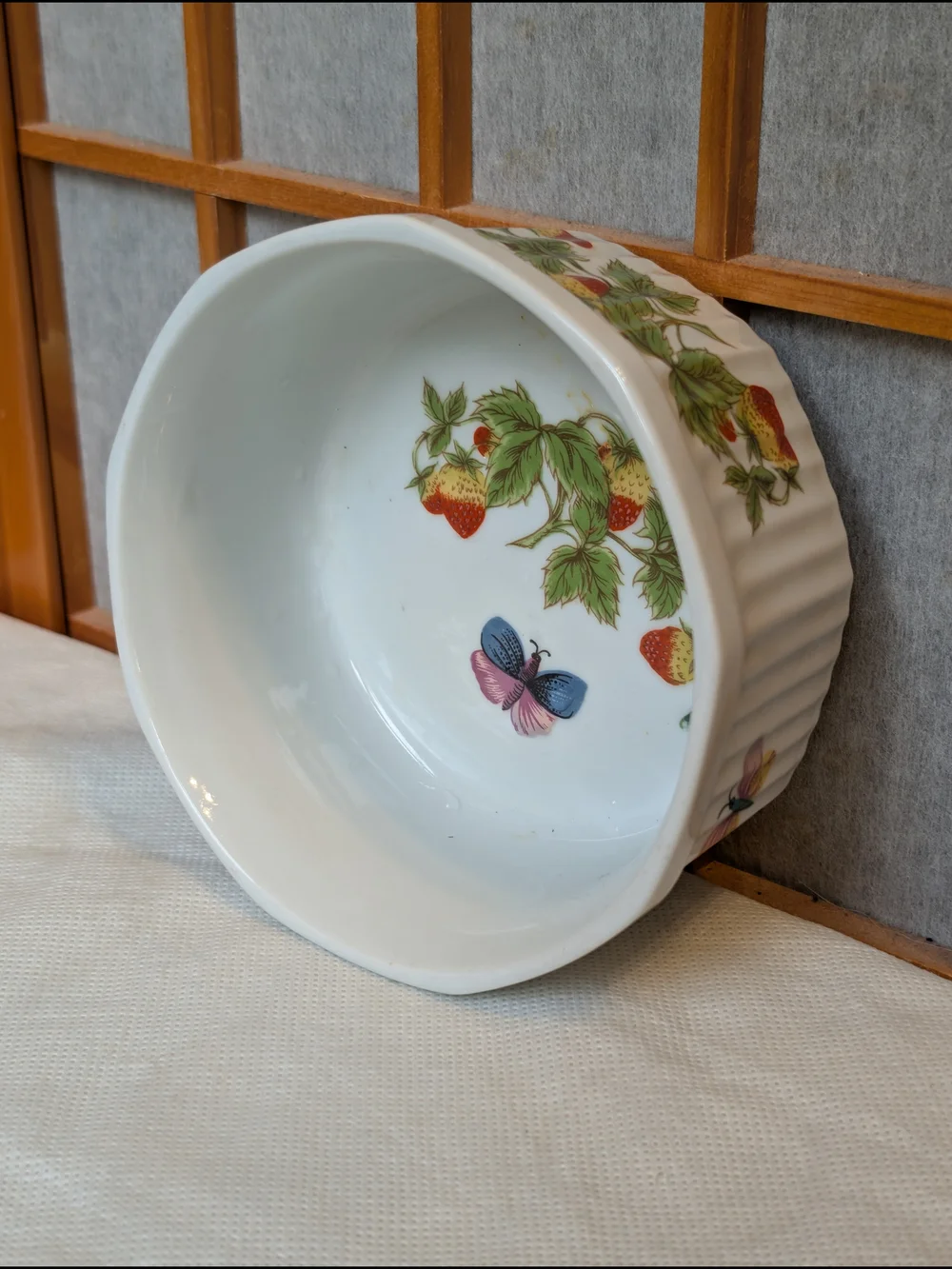 Vintage Royal Crown Ardalt 6.5 Inch Oven To Table Cookware Dish Strawberry Butte